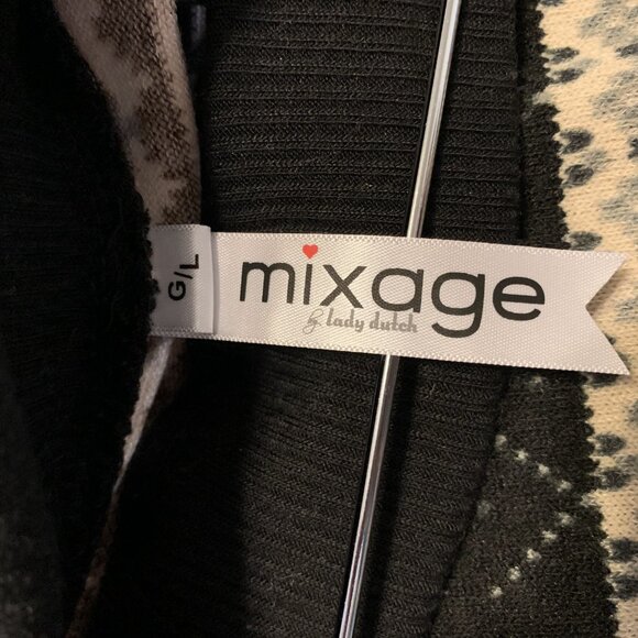 Women's Short Nordic Look Skirt - Picture 5 of 6